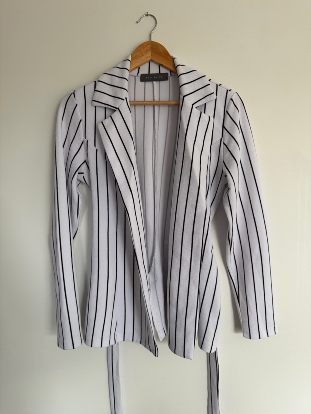 Suzy Shier Striped Blazer | White & Black | Tie Waist | Lightweight | Small